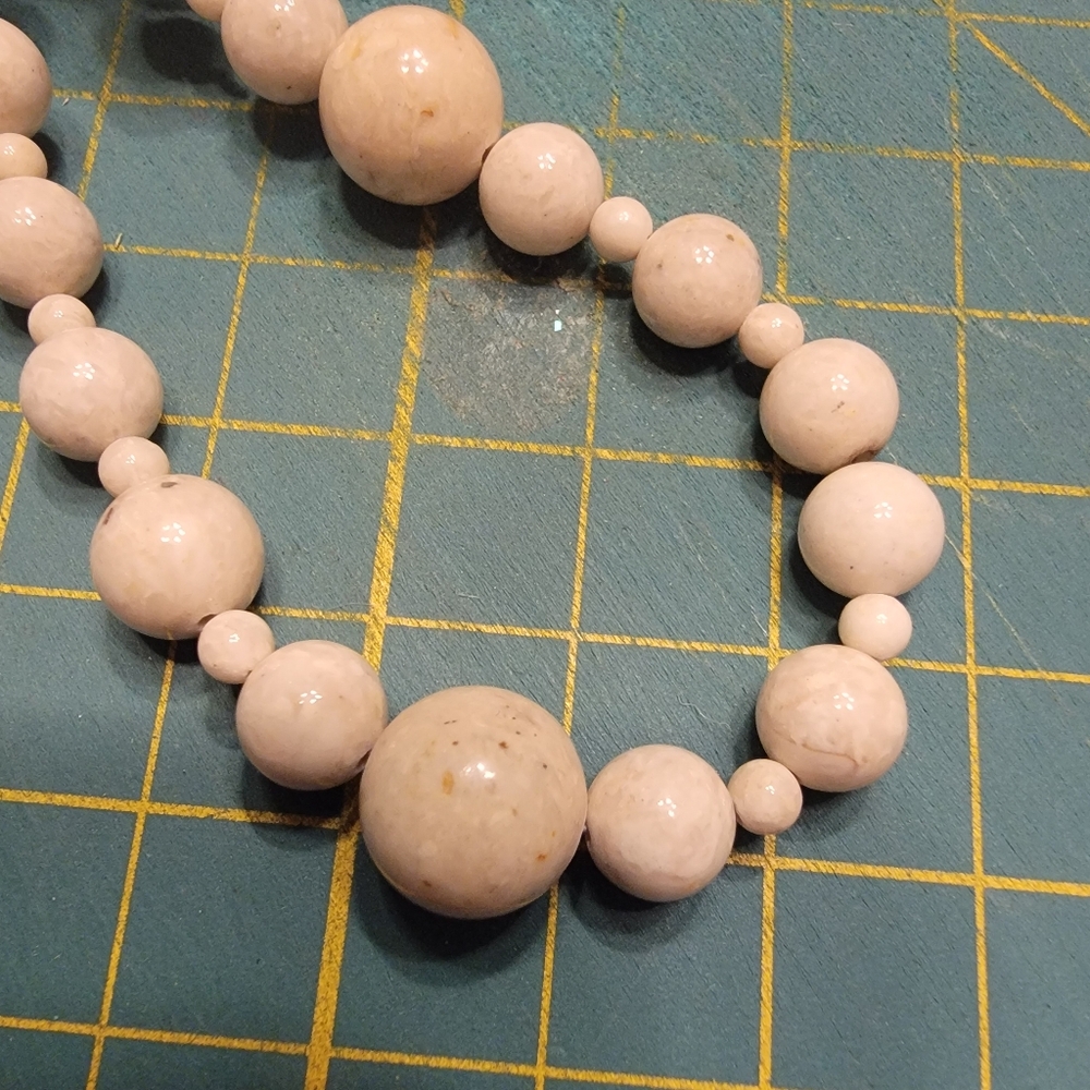 Stone Bead  Necklace With Silvertone Toggle Clasp - Picture 5 of 5